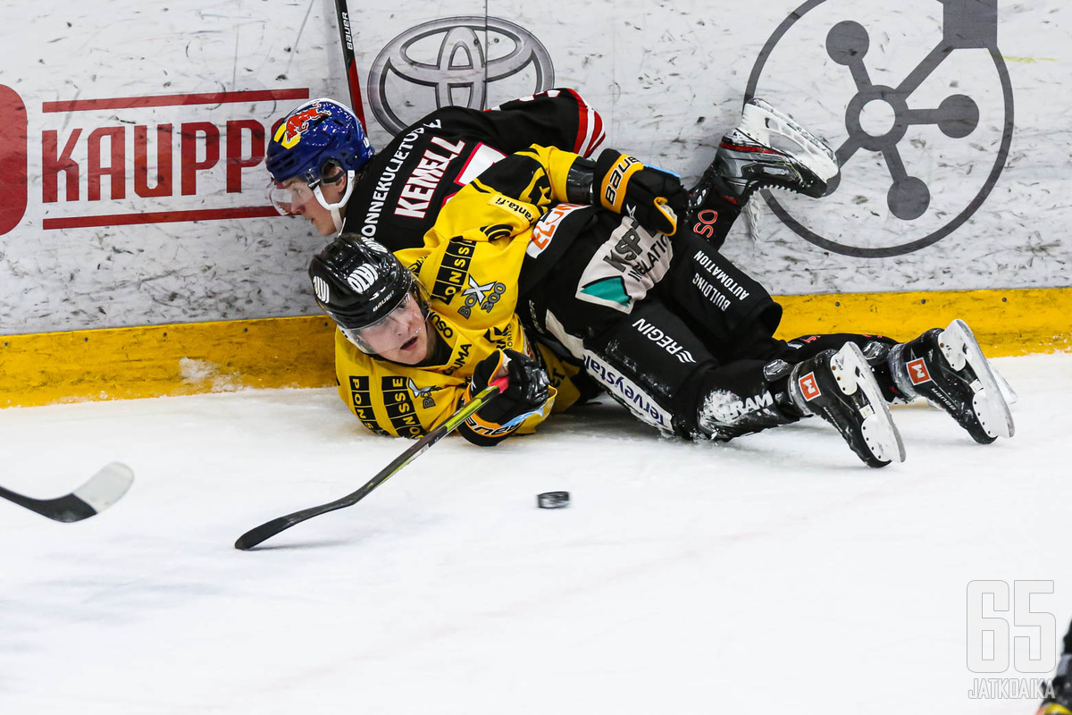 Joakim Kemellin ja JYPin KalPan selätys lokakuussa nousi kauden kohokohdaksi. 