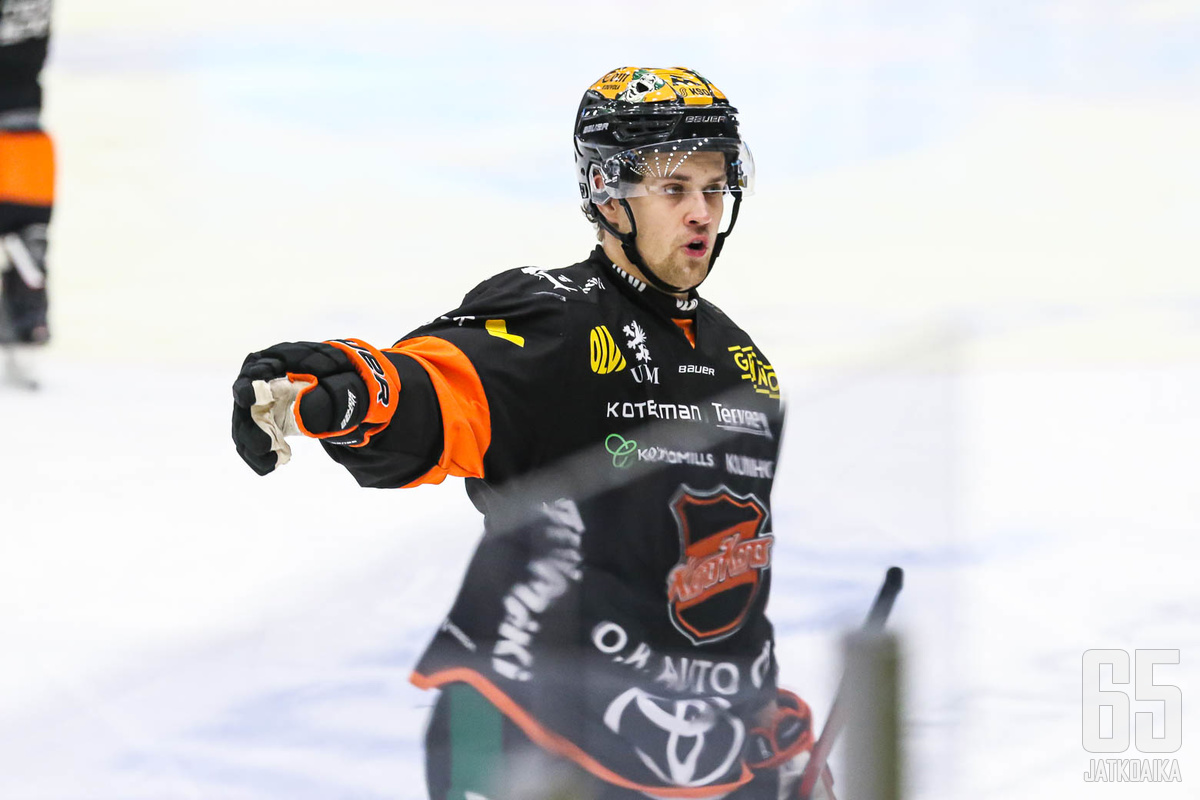Heikki Liedes palasi maaottelujen jälkeen liigajäille maalilla ja syötöllä.