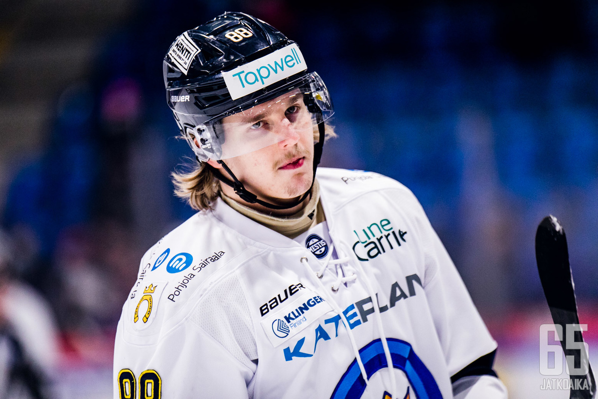 Koko uransa Espoossa pelannut hyökkääjä siirtyy Turkuun.