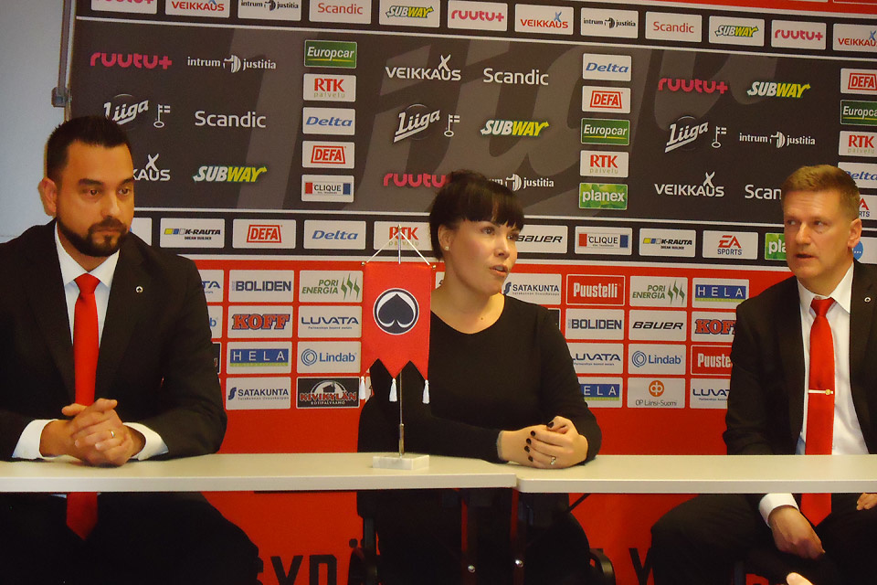 Vasemmalta oikealla: Mikael Lehtinen, Eeva Perttula ja Mikko Laine.