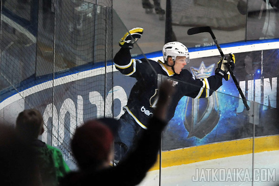 Miro Aaltonen kuuluu Bluesin lupaaviin nuoriin.