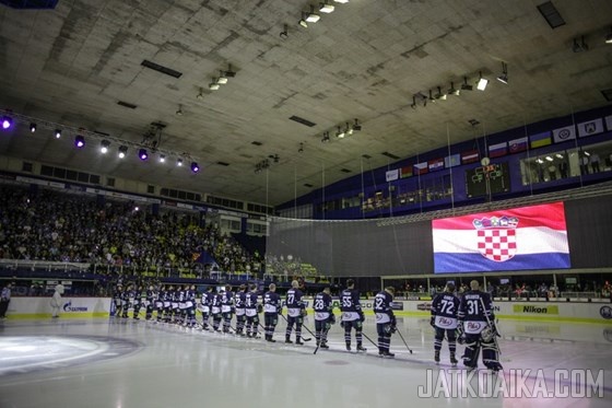 Medvescak historiansa ensimmäisessä KHL-ottelussa TsSKA Moskovaa vastaan.