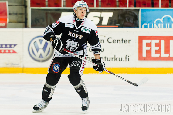 Rantanen pelasi viime kaudella TPS:n paidassa.