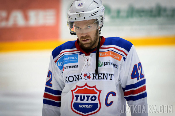 Antti Virtanen joutui jättämään kaukalon viimeisimmässä Vantaa-kohtaamisessa. Nyt pelikunto on kohdallaan.