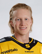 Tino Metsävainio, #25